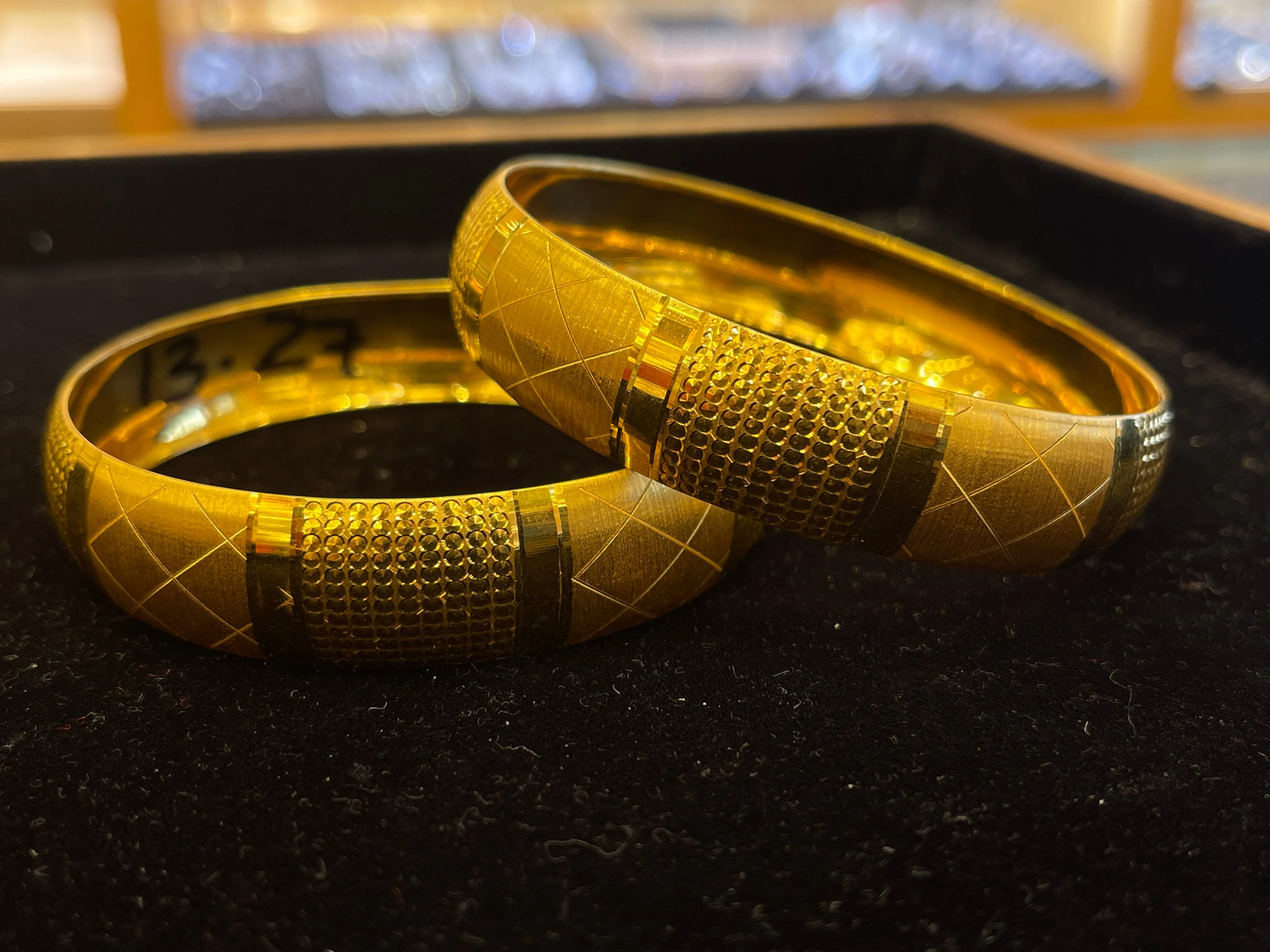 21K Gold Bangles Pair