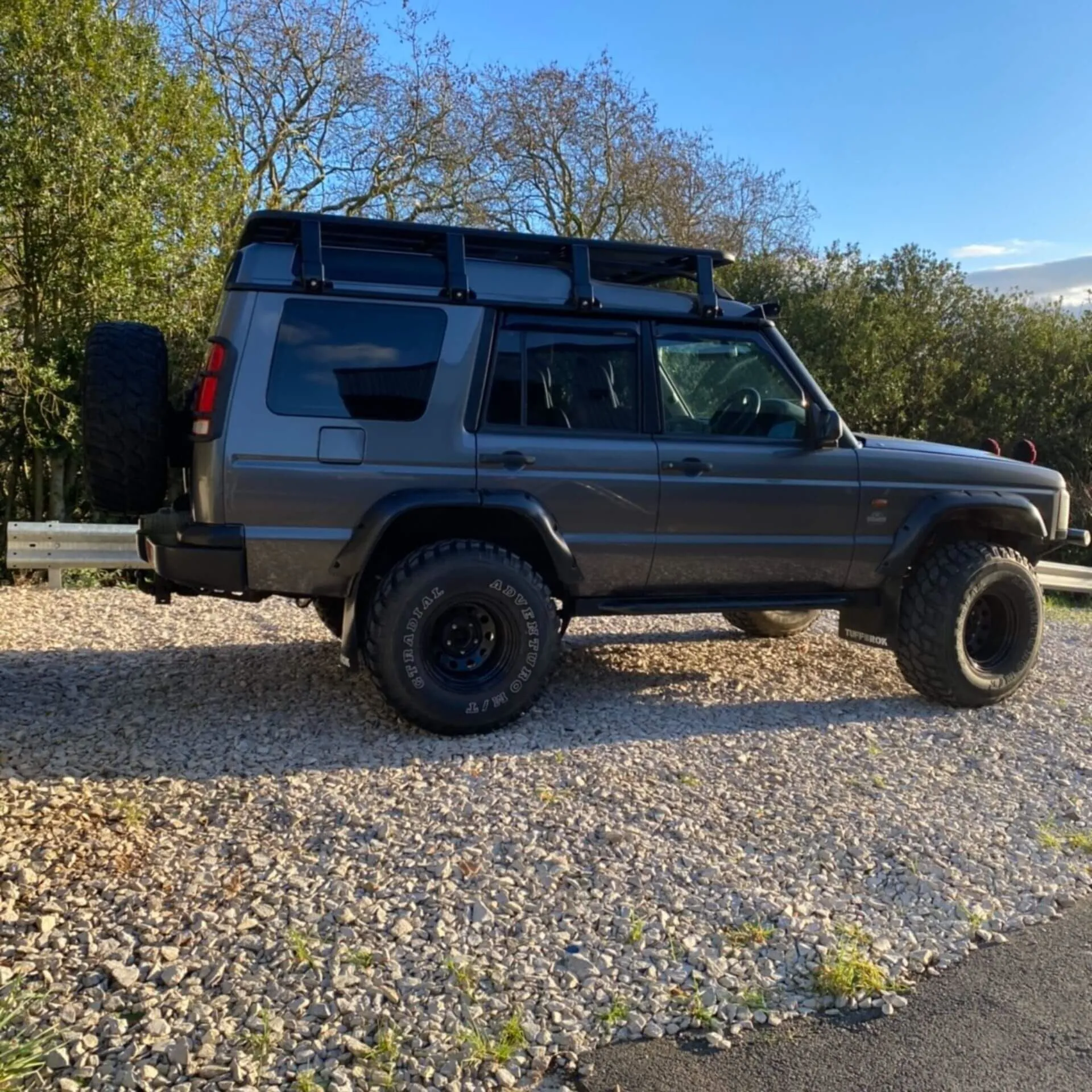 AluMod Low Profile 220cm x 125cm Roof Rack for the Land Rover Discovery 1 and 2