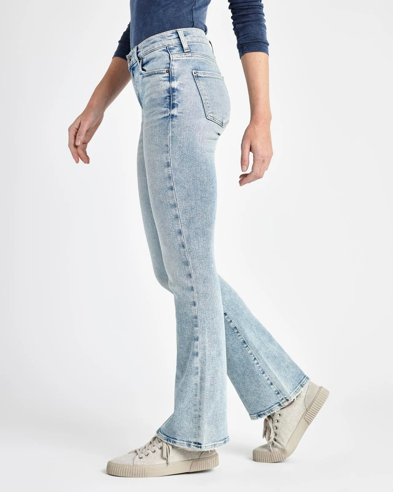 Bootcut Jean in Medium Wash