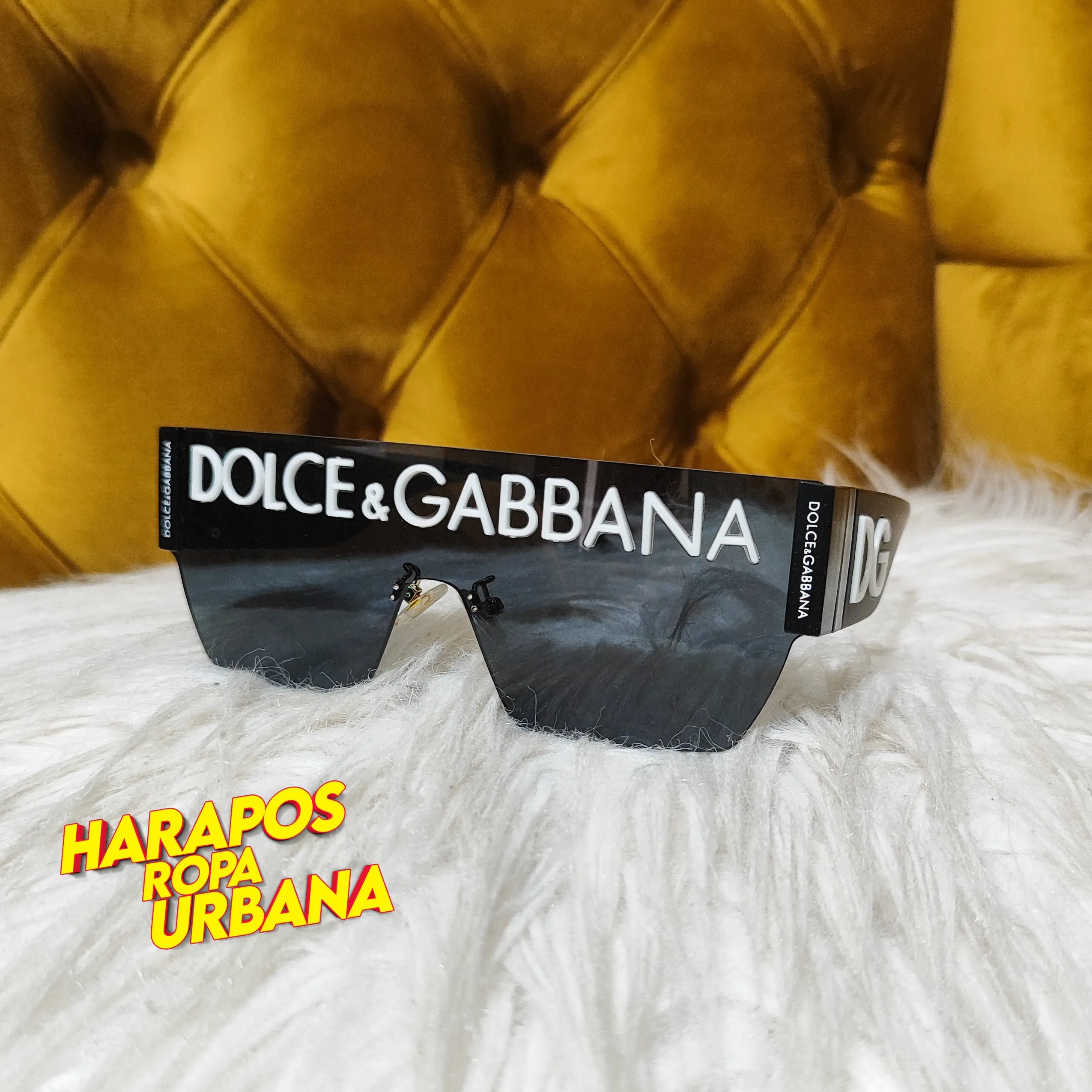 Gafas dolce and gabbana negra con letras blancas