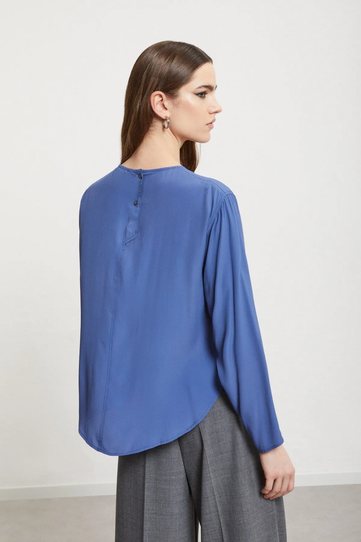 Silk-blend blouse with rounded bottom