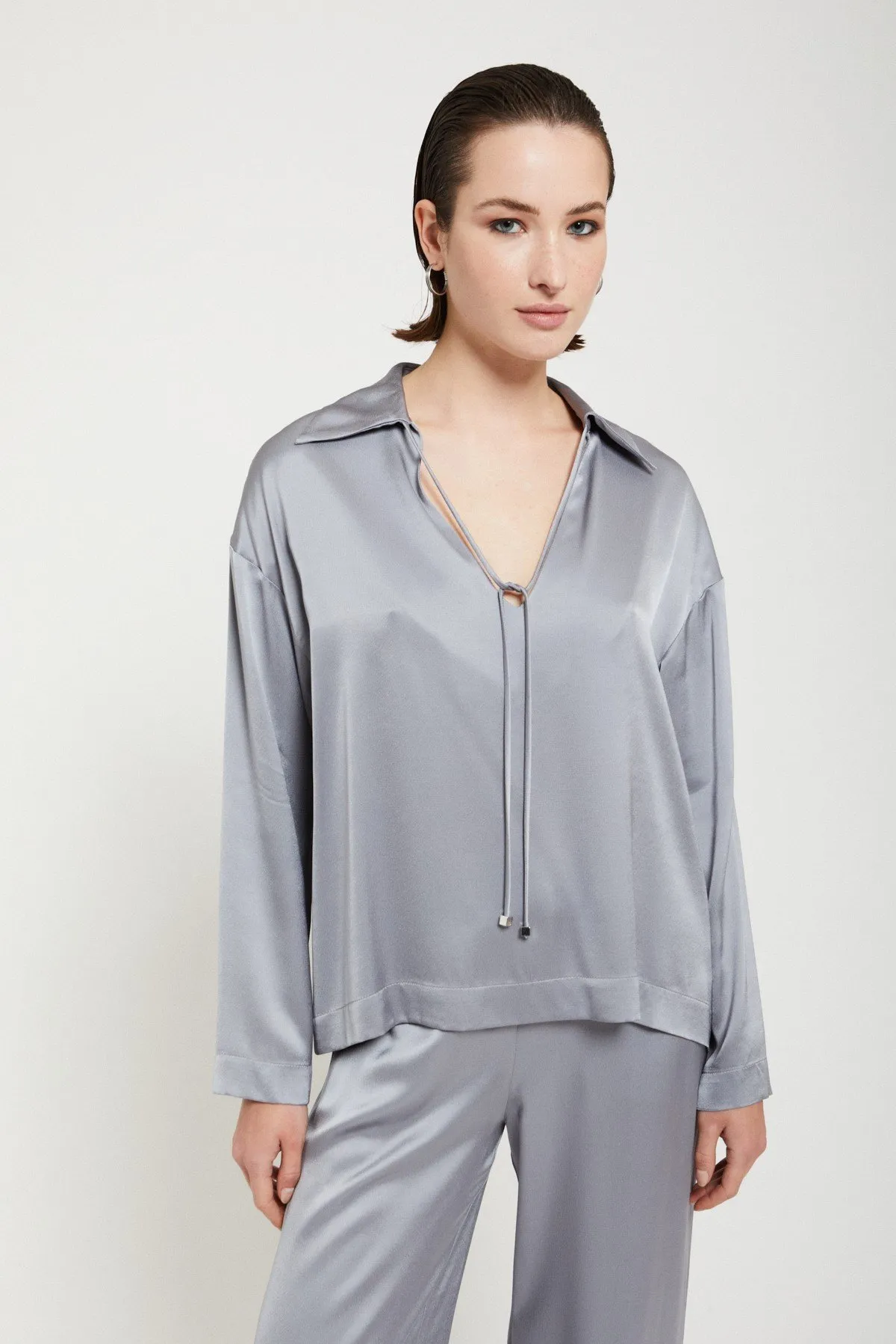 Viscose blouse with drawstring